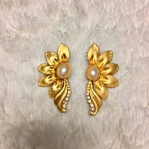 Vintage Gold Tone and Pearl Earrings